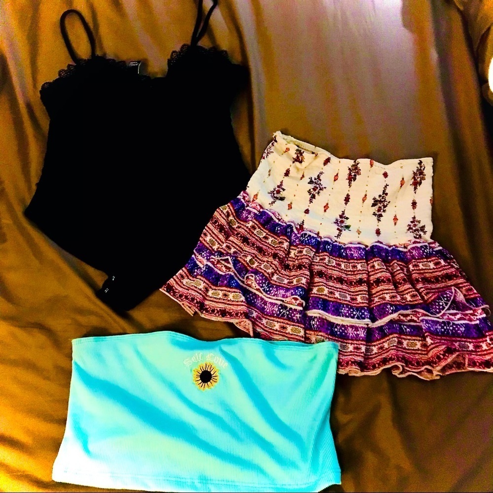 🌻three tube/tank tops (one is bodysuit)